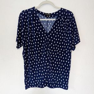 Banana Republic V Neck Top Size Small